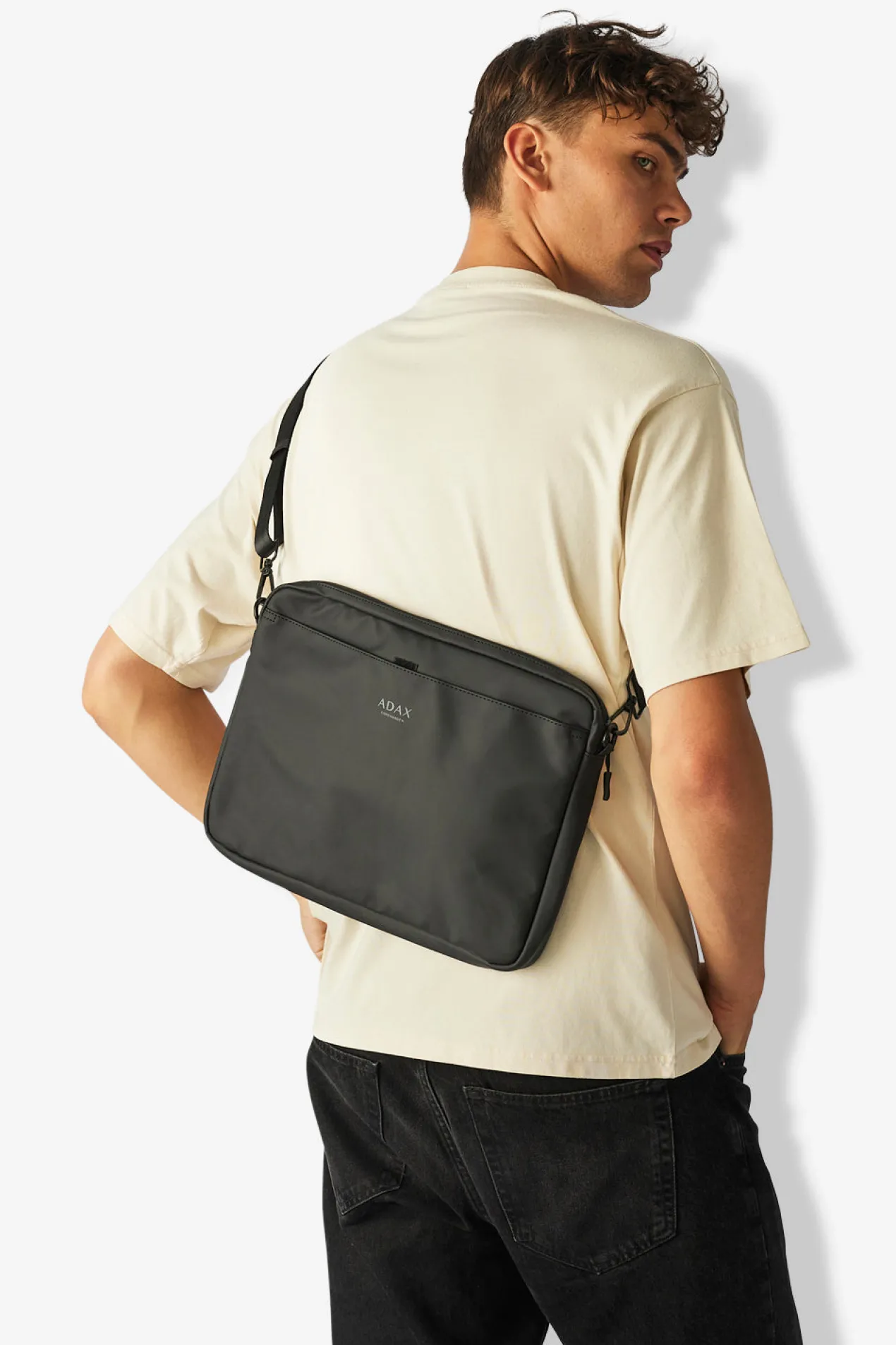 Senna portfolio Juno Black